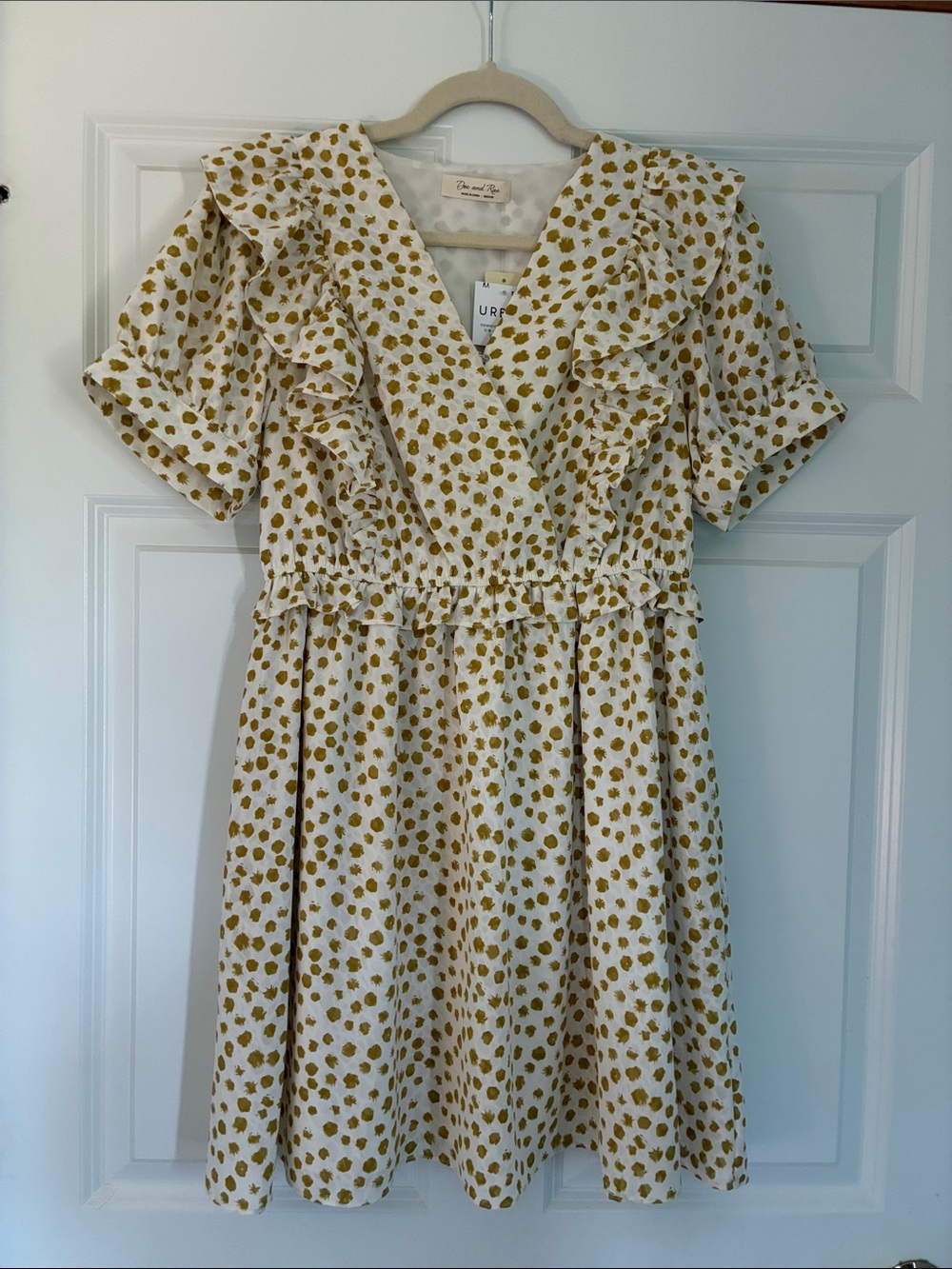 Boutique Ruffle Faux Wrap Dress in Cream and Mustard (M) (NWT)